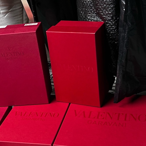 Excellentt quality. 7 boxes
Different sizes. Per piece 23 Bondle 120 - Picture 1 of 4